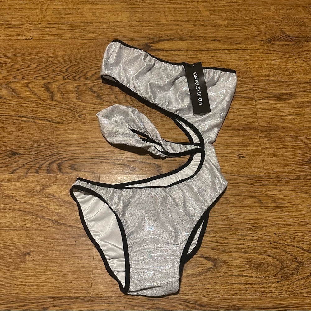 Clubexx Dolls Kill Silver One-Shoulder ONE PIECE Swimsuit Medium NWT swimwear